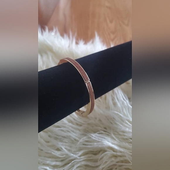 Gold Color Elegant Classic Cuff Bangles Bracelets For Women. 🌴 - Picture 4 of 9